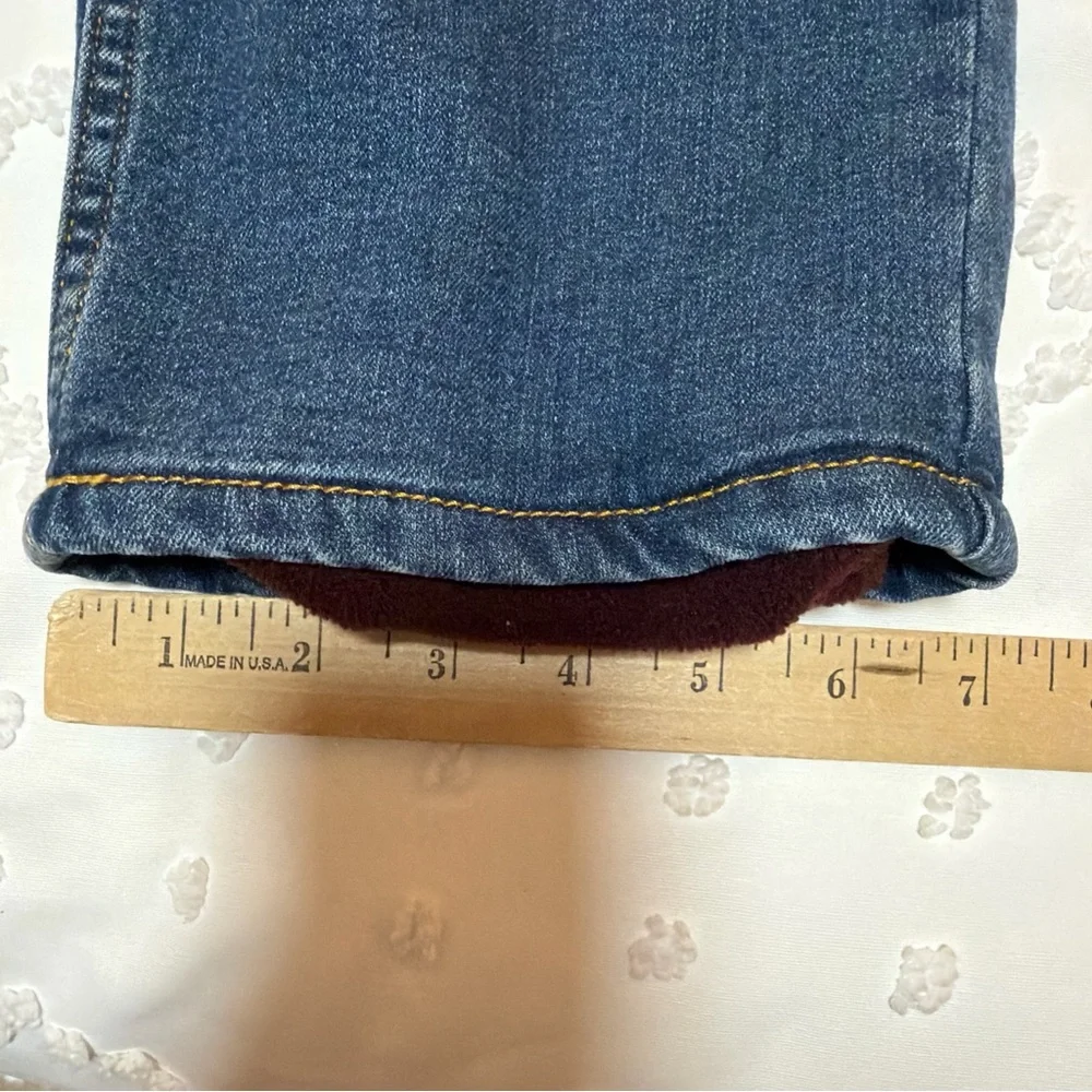 Blue Mountain Women's size 6 Fleece Lined Med Wash Straight Leg Jeans - Picture 8 of 11